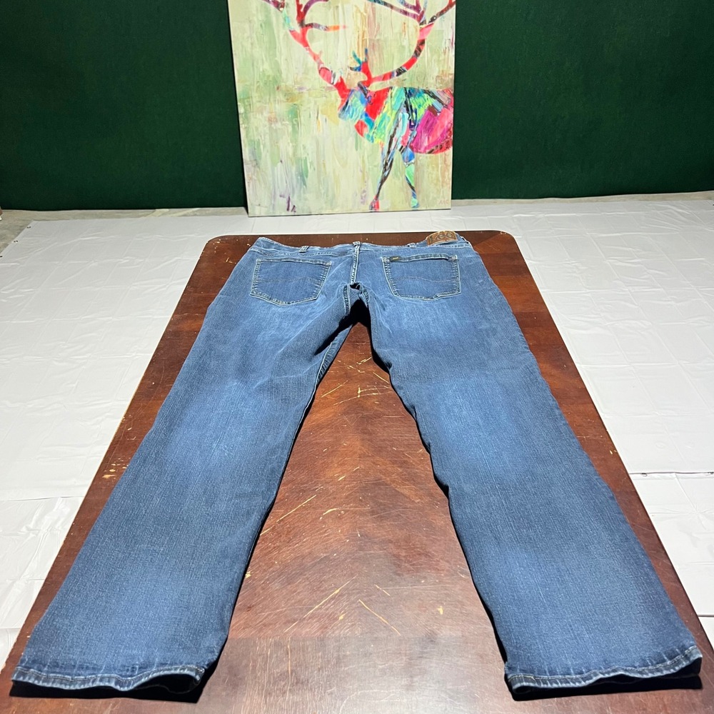 Lee Extreme Motion Mens Straight Leg Jeans 38x34 Medium Wash Blue Denim Pants - Picture 2 of 11